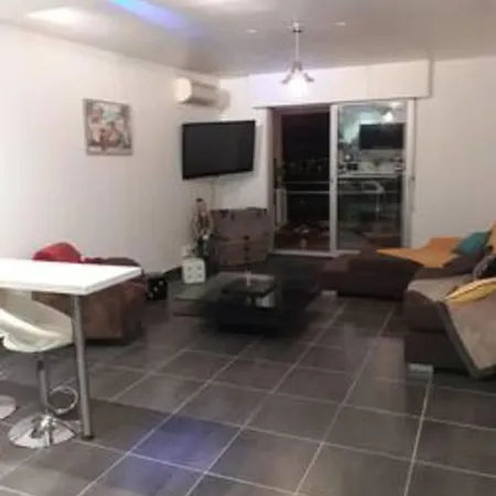 Apartamento With Terrace And Parking In *