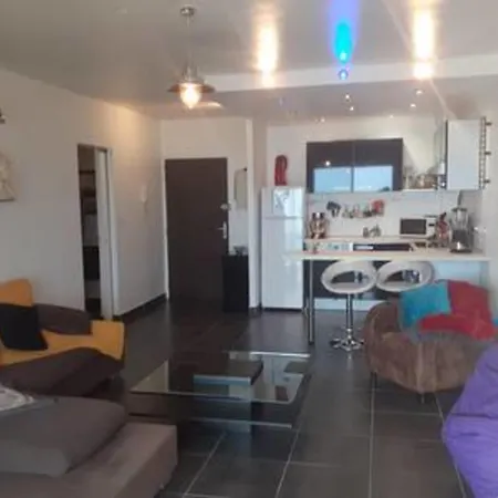 Apartamento With Terrace And Parking In